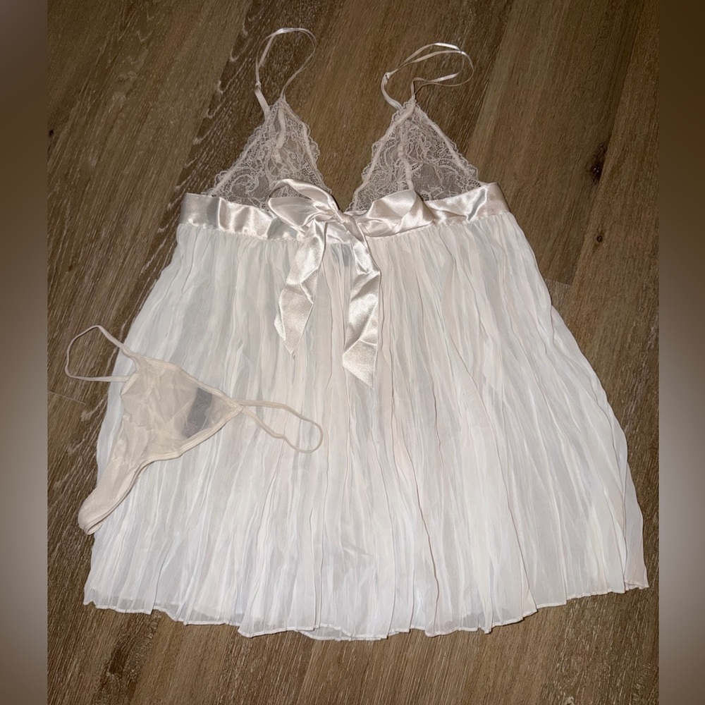 Victoria's Secret White Lace Chemise Set